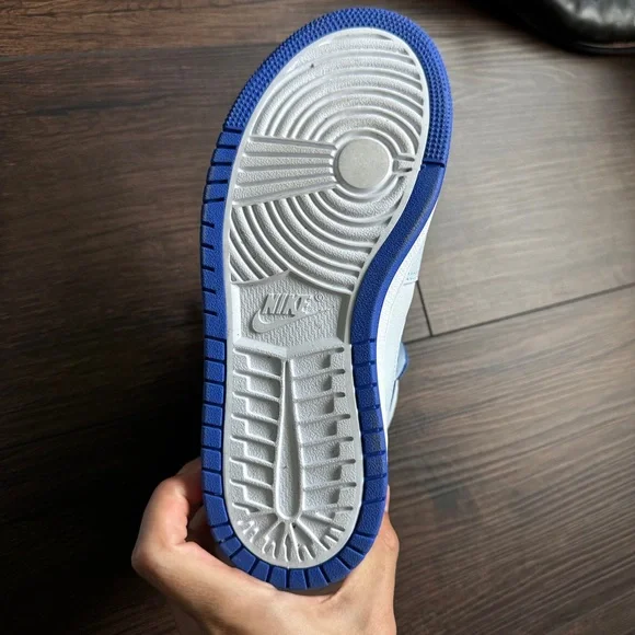 Women Jordan size 6.5 - Picture 3 of 7